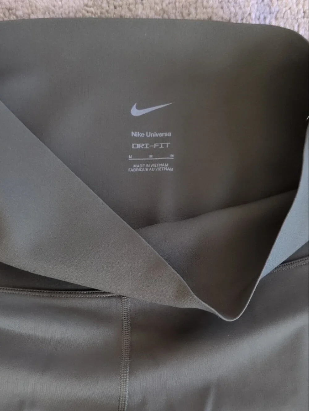 Nike Universa Olive Green Leggings